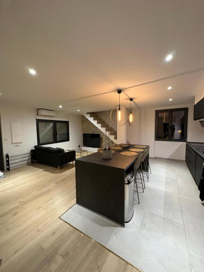 Charmante Maison En Pierre-Tavel Esterno foto