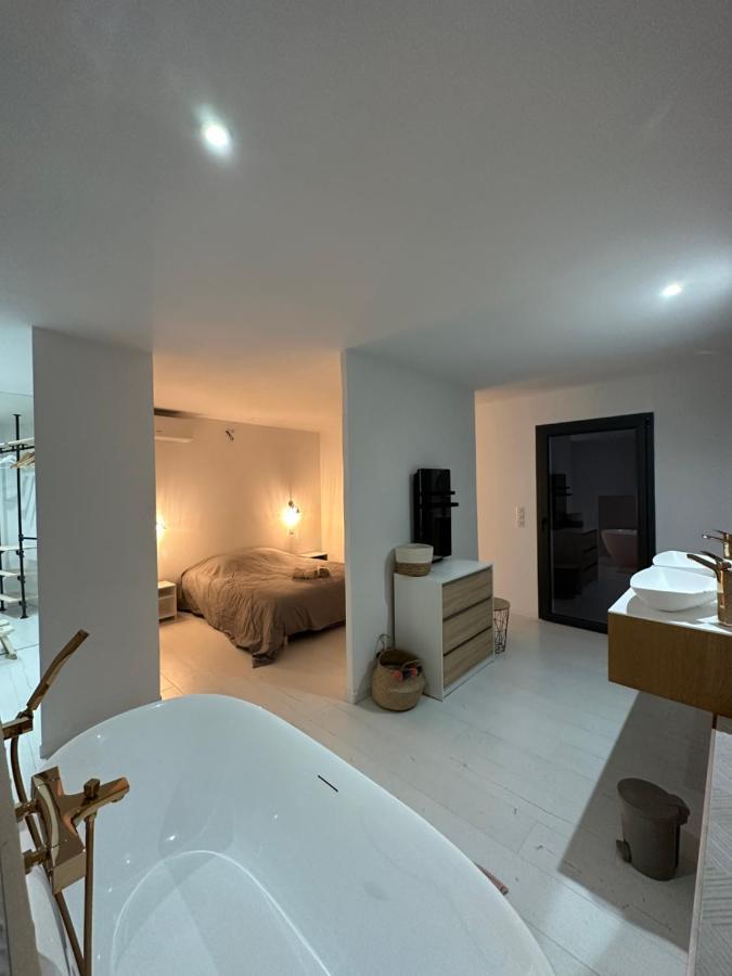 Charmante Maison En Pierre-Tavel Esterno foto